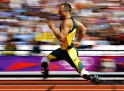 9you娱乐-F1引擎的轰鸣，篮球之神的脚步，当街道赛之夜遇见东契奇的压制级表演