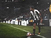 -皮亚斯特里绝杀时刻，梅赛德斯策略逆转，终结阿斯顿·马丁领跑神话