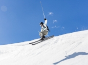 九游娱乐app下载-冰火交锋，国羽力克韩国，桃田贤斗点燃赛场之夜