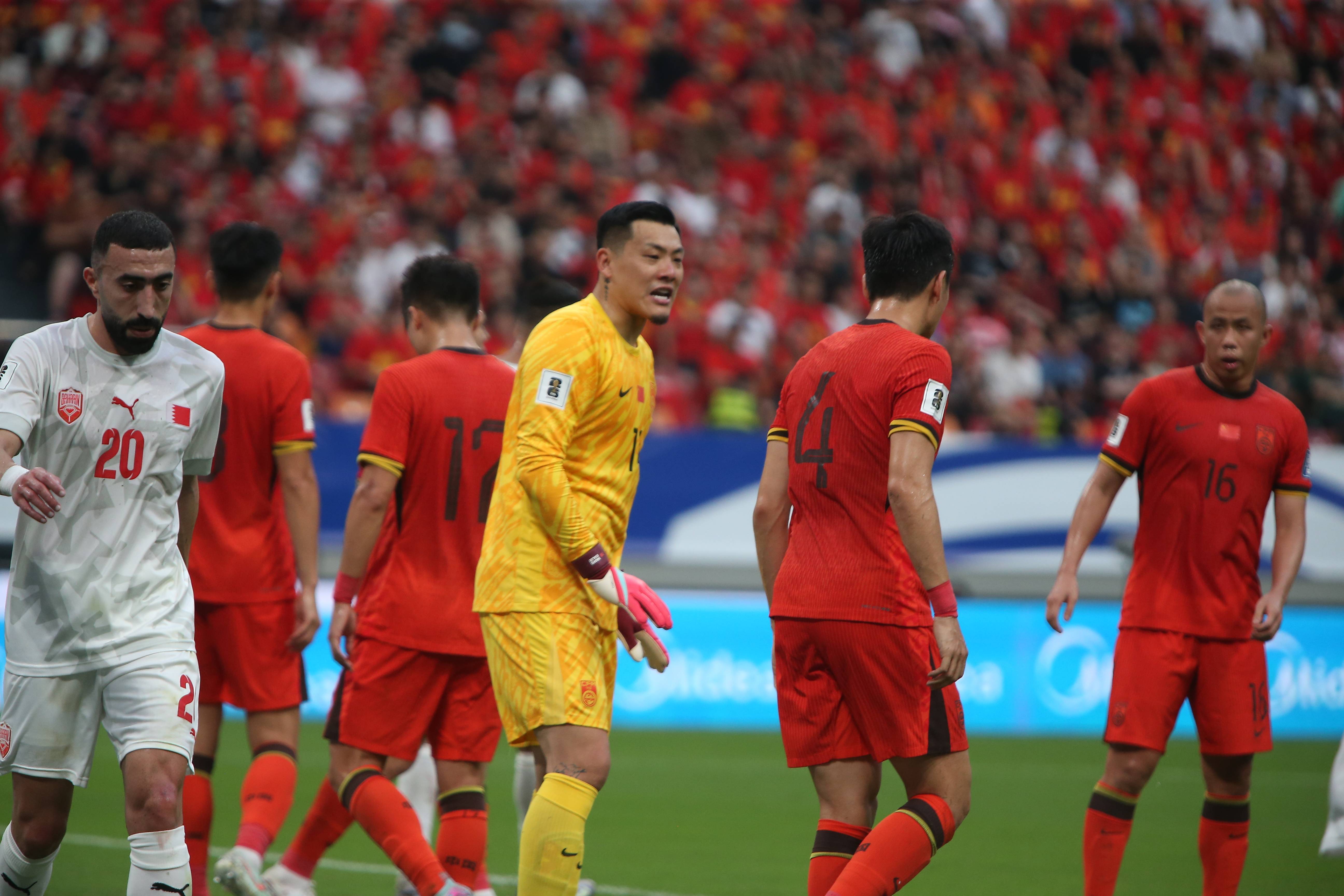 关于主力球员受伤退出比赛,队伍实力受到严重考验的信息 关于主力球员受伤退出比赛,队伍实力受到严重考验的信息