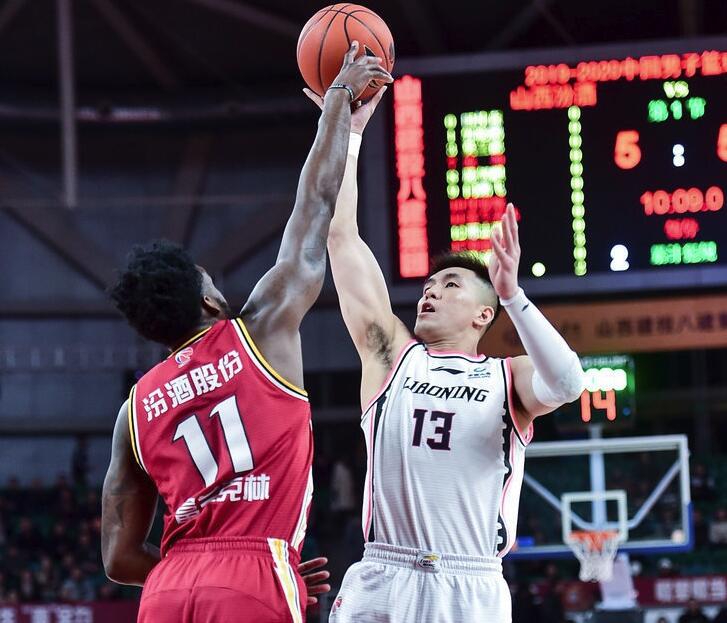 包含巴勒莫新签约外援火速适应球队战术的词条