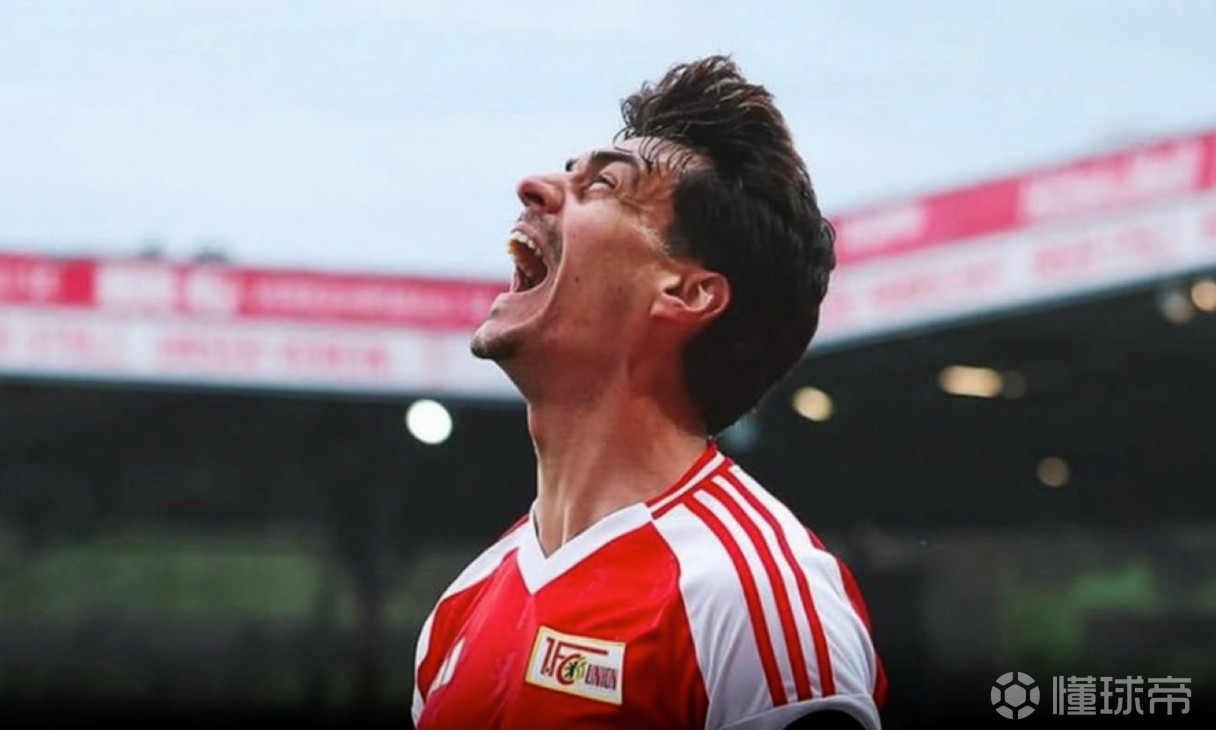 柏林联队球员奋力拼搏，最终战胜对手