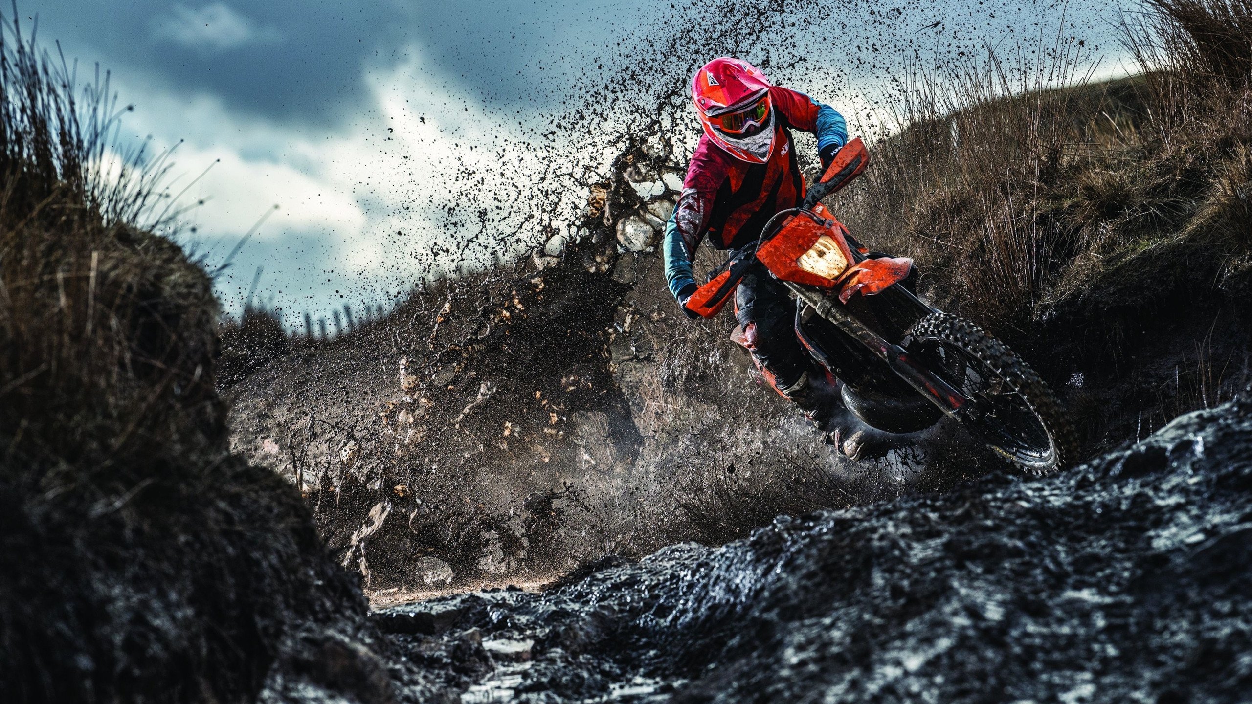 赛道上的孤勇者,拉塞尔高光表现,迈凯伦鏖战索伯车队